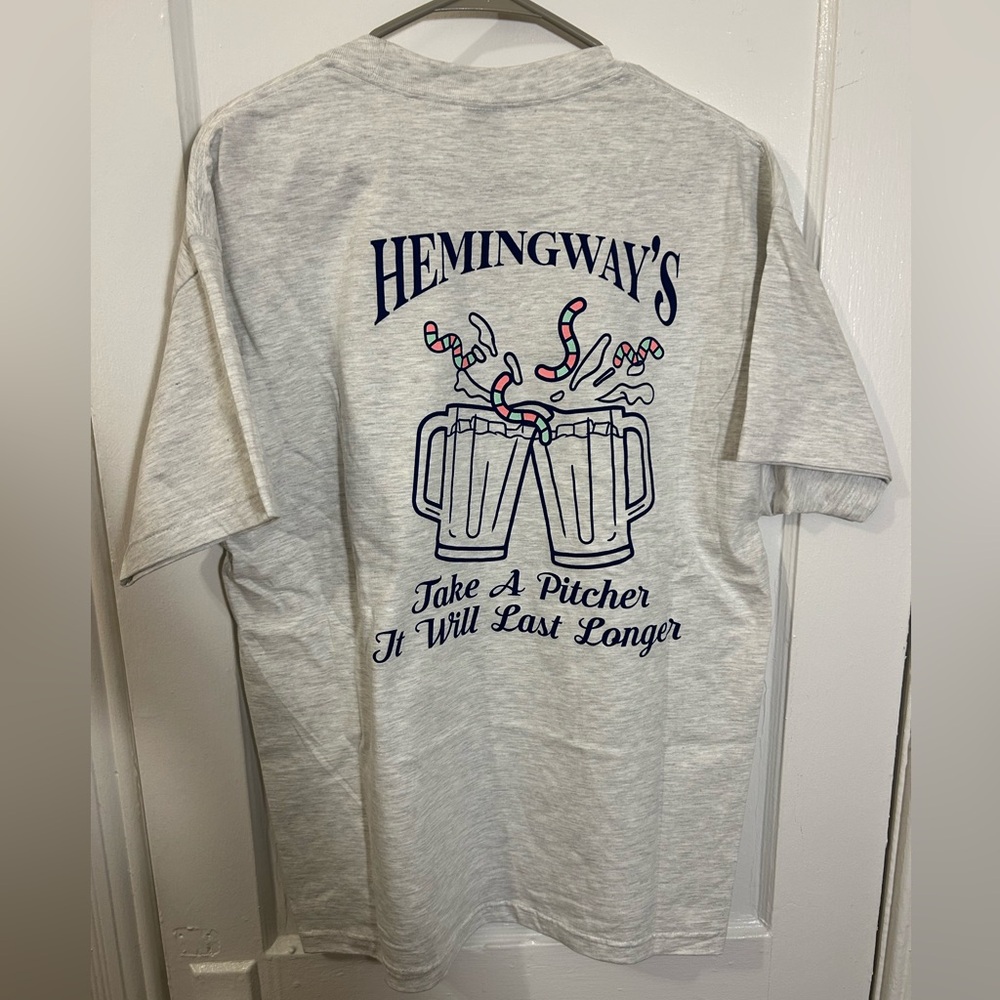Pitt Hemingway's Graphic Hanes T-Shirt Men’s Large